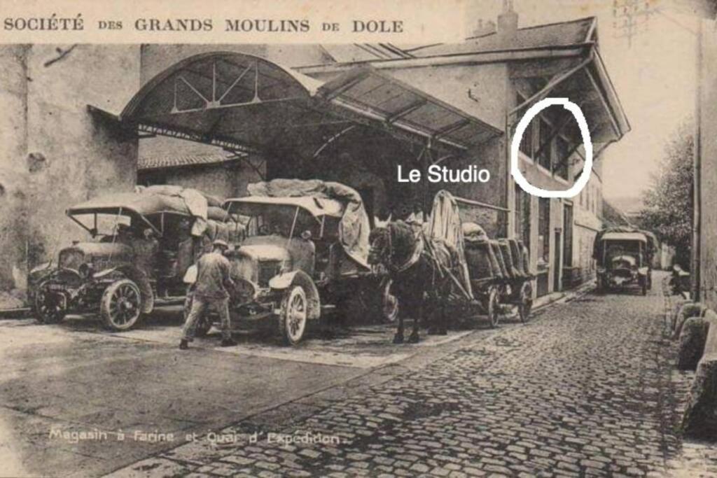 Studio Au Moulin " Design Noir " Vue Unique Dole Exteriér fotografie